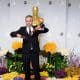 ALFONSO CUARÓNEl director mexicano Alfonso Cuarón posa con los dos Oscar que ha ganado por 'Gravity' (mejor dirección y mejor montaje). (GTRES)