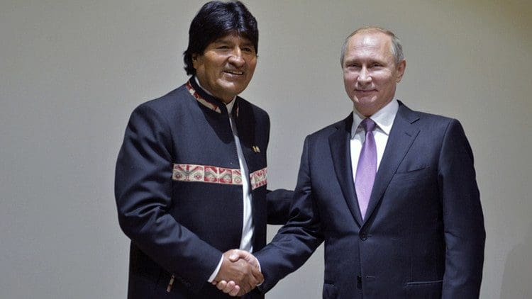 Presidente ruso Vladímir Putin y el mandatario boliviano Evo Morales en el marco del foro de Países Exportadores de Gas / Kremlin.ru