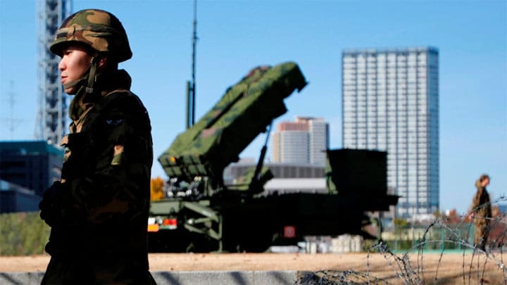 Miembros de las Fuerzas de Autodefensa del Japón en Tokio, 7 de diciembre de 2012. / Issei Kato / Reuters