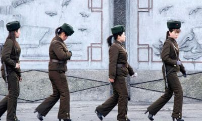 Soldados del Ejército Popular de Corea en patrullaje. / Jacky Chen / Reuters