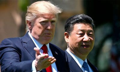 El presidente de EE.UU., Donald Trump (izquierda) y su homólogo chino, Xi Jinping, en Florida, el 7 de abril de 2017. / Carlos Barria Reuters