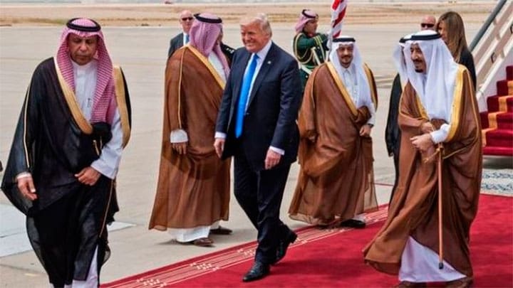 Trump durante su llegada a Arabia Saudita este sábado. | Foto: .24horas.cl/