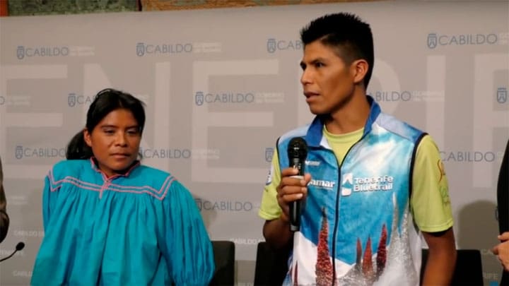 / Lorena y Mario Ramírez, corredores rarámuris de la Sierra de Chihuahua. Youtube / Canal Tenerife TV