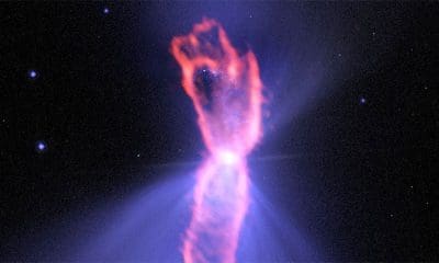 La nebulosa del Bumerán observada por ALMA (naranja) y el Hubble (azul). Crédito: ALMA (ESO/NAOJ/NRAO); NASA/ESA Hubble; NRAO/AUI/NSF.