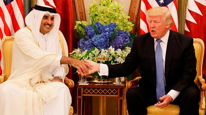 El emir de Catar, Tamim bin Hamad Al Thani, con el presidente de EE.UU., Donald Trump, en Arabia Saudita, 21 de mayo de 2017 / . Jonathan Ernst / Reuters
