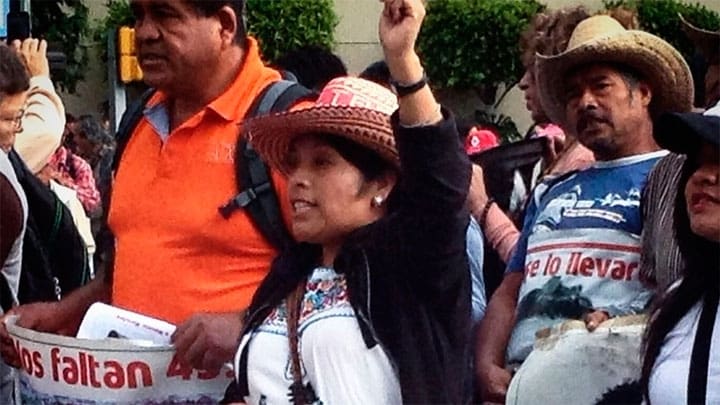 / Familias de los 43 estudiantes desaparecidos en México se manifiestan en la capital del país.