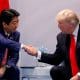 El primer ministro japonés, Shinzo Abe, se reúne con el presidente de EE.UU., Donald Trump, en el marco de la pasada cumbre de líderes del G20. / Carlos Barria / Reuters