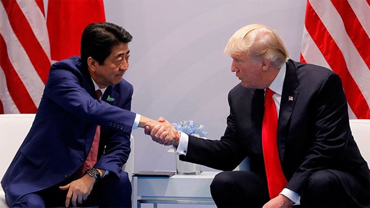 El primer ministro japonés, Shinzo Abe, se reúne con el presidente de EE.UU., Donald Trump, en el marco de la pasada cumbre de líderes del G20. / Carlos Barria / Reuters