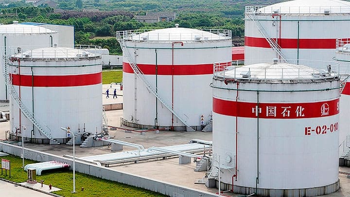 / Instalaciones de la petrolera Sinopec en Hefei (provincia de Anhui, China), el 31 de mayo de 2009. Jianan Yu/File / Reuters