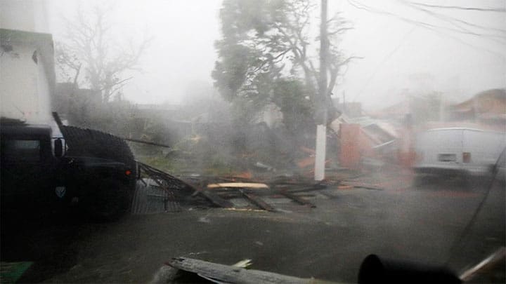Destrucción e inundaciones causadas por el huracán María a su paso por Guayama, Puerto Rico, 20 de septiembre de 2017. / Carlos Garcia Rawlins / Reuters