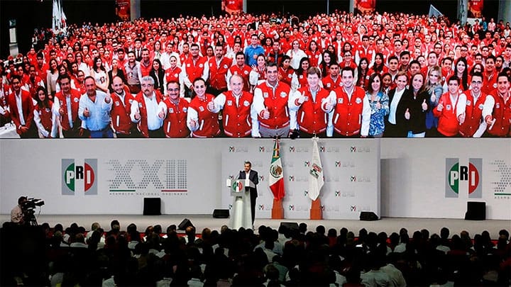 / Enrique Ochoa Reza, del PRI, durante un discurso en el Palacio de los Deportes de Ciudad de México / Henry Romero / Reuters