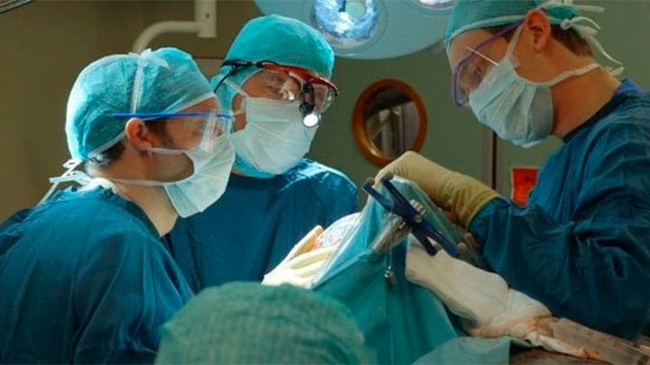 / El médico entrevistó a personas que durante operaciones en pabellón, y luego de permanecer instantes técnicamente fallecidas, han regresado a tener signos vitales. | Foto: EFE