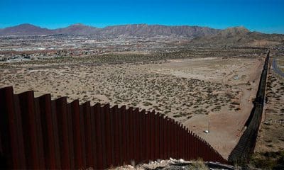 / Una vista sobre la nueva sección construida en la valla fronteriza entre Estados Unidos y México el 26 de enero de 2017. / Jose Luis Gonzalez / Reuters