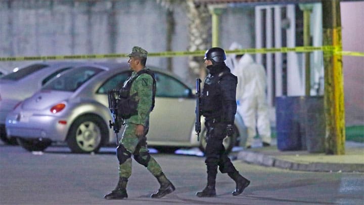 / Un técnico forense trabaja en la escena de un crimen el 27 de enero, en México. Jorge Lopez / Reuters