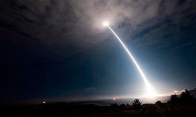 / Un misil balístico intercontinental Minuteman III es lanzado desde la base aérea de Vandenberg (Estados Unidos), el 2 de agosto de 2017 US AIR FORCE / Reuters