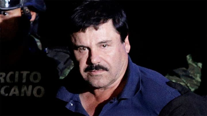 / El señor de la droga recapturado Joaquín "El Chapo" Guzmán es escoltado por soldados en la Ciudad de México, México, el 8 de enero de 2016. Henry Romero / Reuters