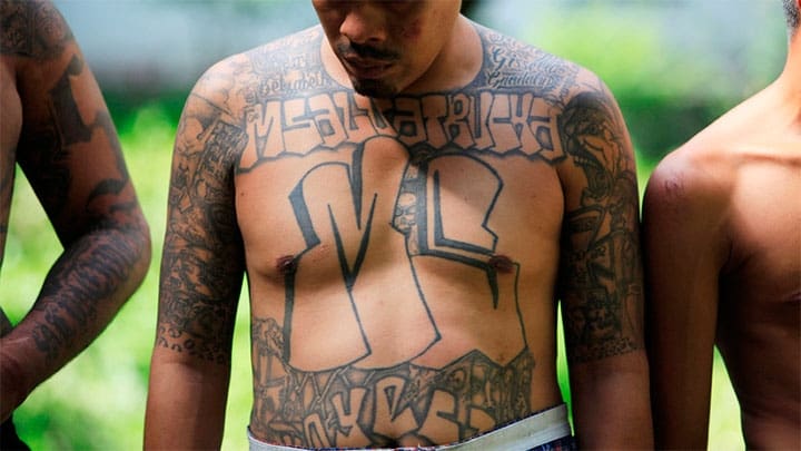 / Miembros de la pandilla Mara Salvatrucha (MS-13) en San Salvador, El Salvador, 10 de agosto de 2017. Jose Cabezas / Reuters
