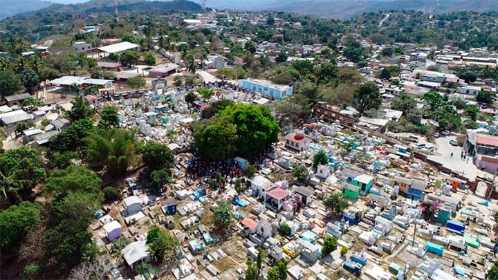 / Vista aérea de Santiago Jamiltepec, Oaxaca, México, 18 de febrero de 2018. MARIO VAZQUEZ / AFP
