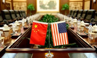 /Banderas de Estados Unidos y China, en el Ministerio de Agricultura de Beijing, China, el 30 de junio de 2017. Jason Lee / Reuters