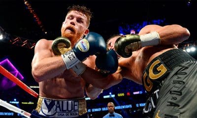 / Gennady Golovkin (shorts verdes) y Canelo Alvarez (shorts azules) durante el campeonato mundial de boxeo de peso medio en T-Mobile Arena. Las Vegas, EE.UU. Septiembre 16, 2018 USA Today Sports / Reuters