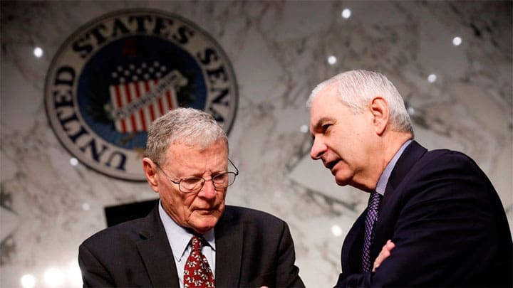 / Los senadores Jim Inhofe y Jack Reed durante un debate del Comité de Servicios Armados el 13 de marzo de 2018 Aaron P. Bernstein / Reuters