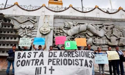 / Un grupo de periodistas exige justicia en el estado de Veracruz, el 22 de marzo de 2018. Reuters