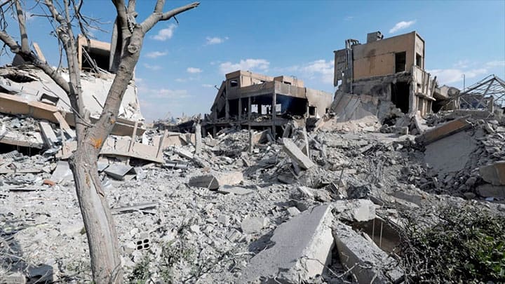 / Edificios destruidos se ven en Damasco, Siria, el 14 de abril de 2018. Omar Sanadiki / Reuters