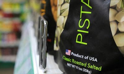 / Una bolsa de pistachos producidos en EE.UU. en una tienda en Pekín (China), el 6 de abril de 2018. Damir Sagolj / Reuters