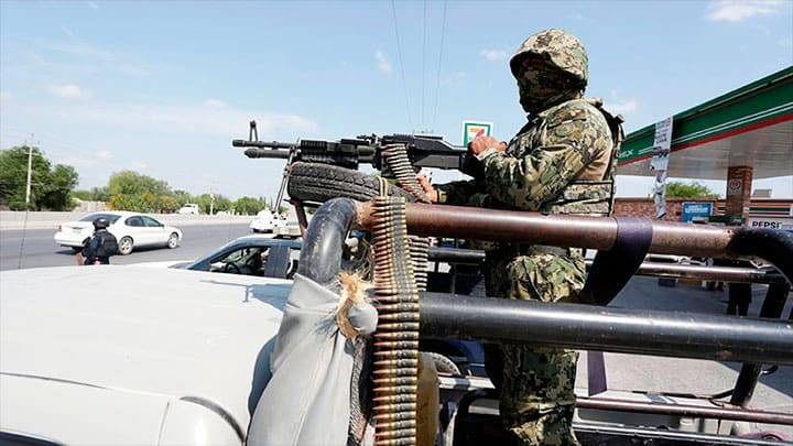 / Un elemento de la Marina de México en un puesto de control de Reynosa, Tamaulipas, el 6 de abril de 2018. Daniel Becerril / Reuters