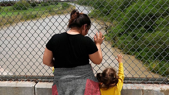/ Loren Elliott / Reuters