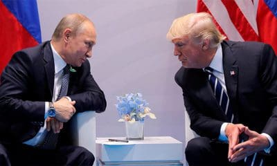 / Los presidentes de Rusia y de EE.UU., Vladímir Putin y Donald Trump, respectivamente, durante su encuentro en Hamburgo (Alemania), el 7 de julio de 2017. Carlos Barria / Reuters