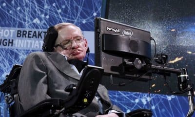 "No hay ningún Dios": Hawking responde a 10 grandes preguntas sobre el universo en su libro póstumo