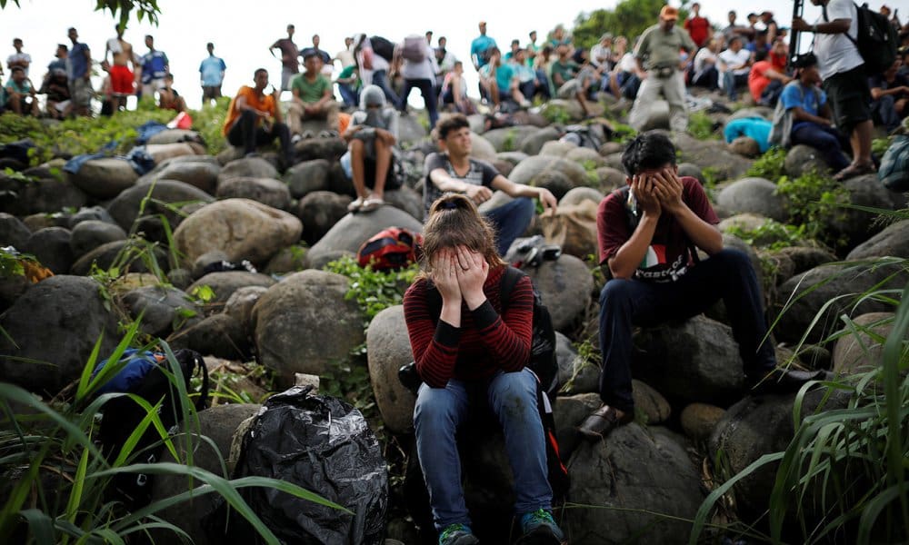 Trump a la caravana de migrantes: "Es una invasión, nuestros militares les esperan"