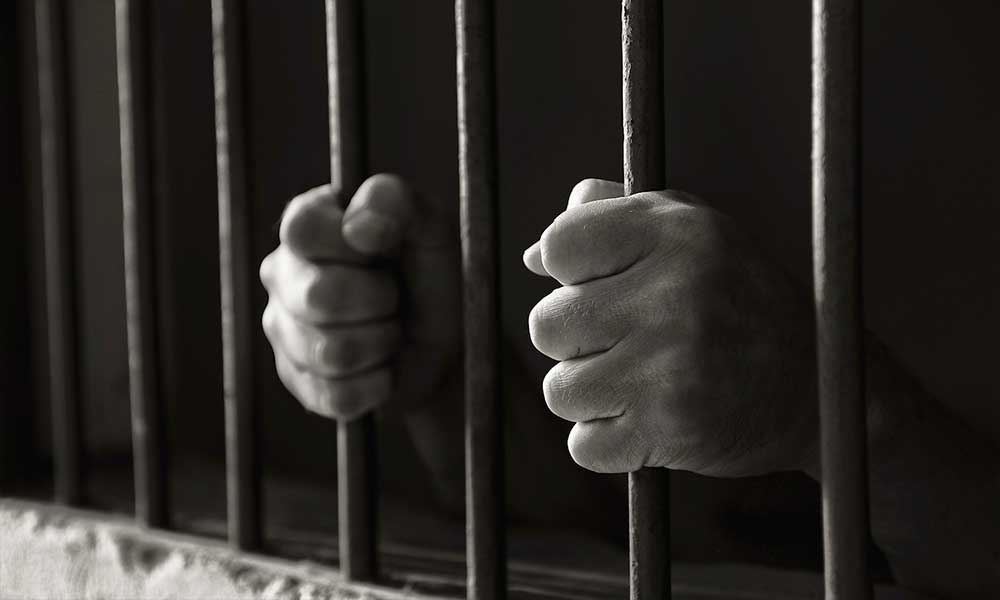 40 años de prisión contra responsable de violación