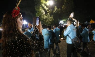 Turistas disfrutan de la seguridad y belleza de Michoacán en Noche de Muertos